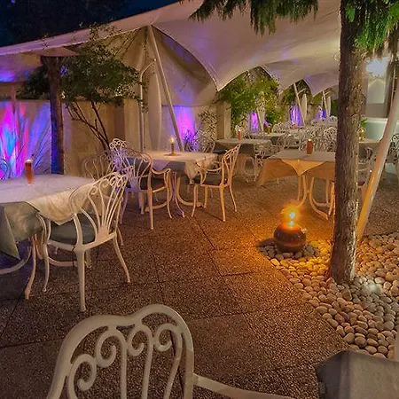 Hotel Groff Ora / Auer
