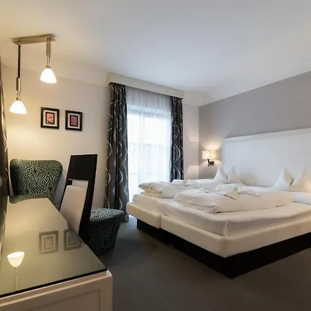 Groff Hotel 3*