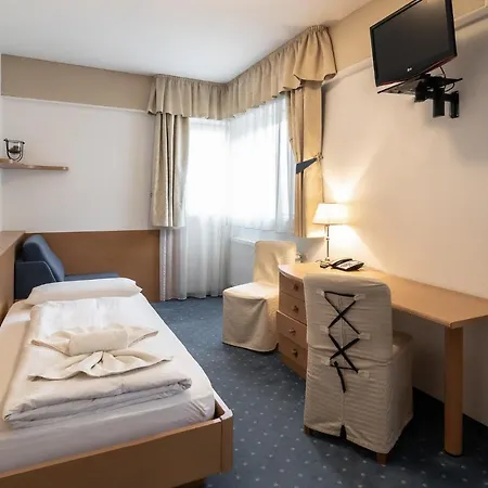 Groff Hotel